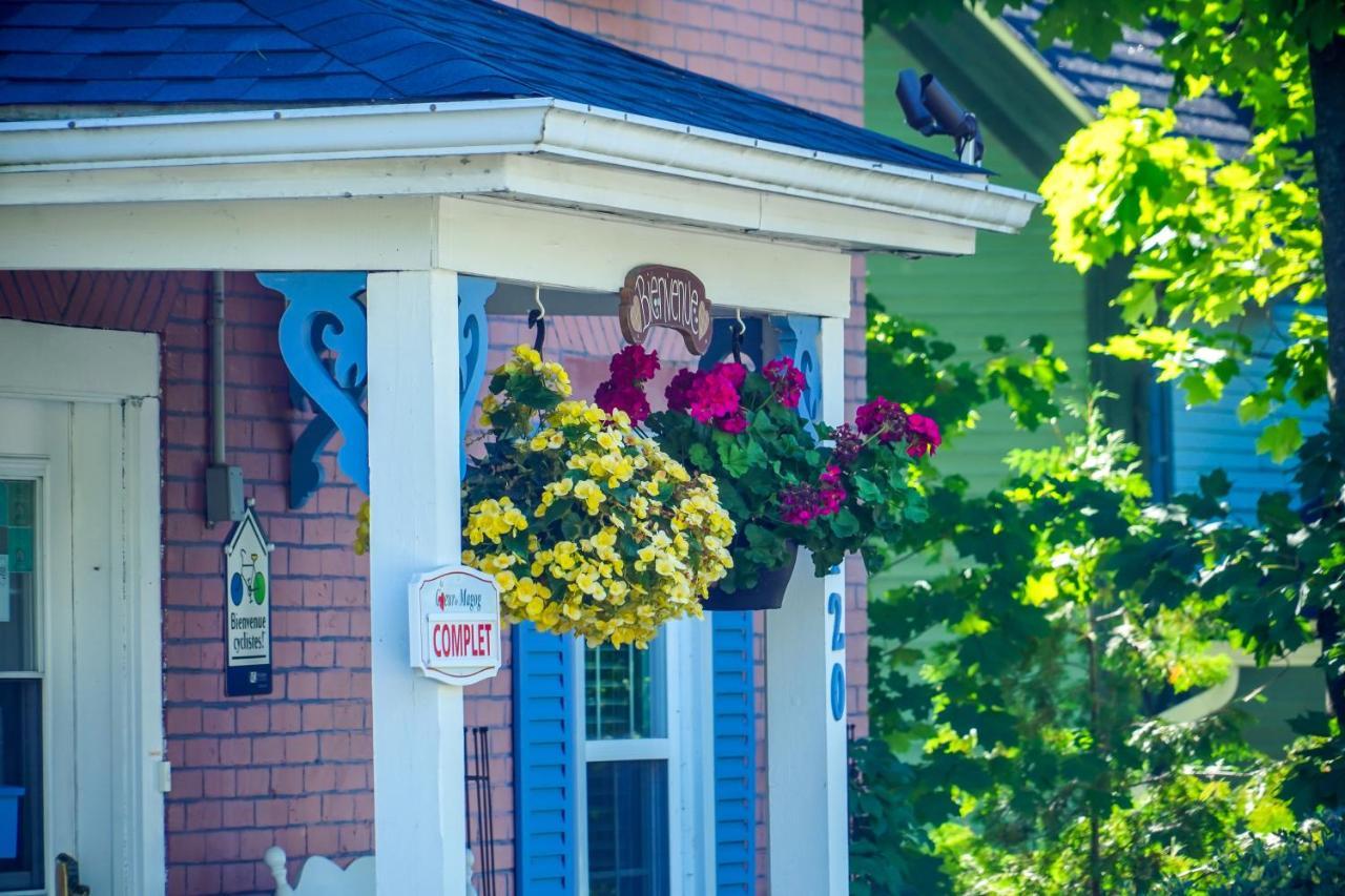 Au Coeur De Magog Bed and Breakfast Εξωτερικό φωτογραφία