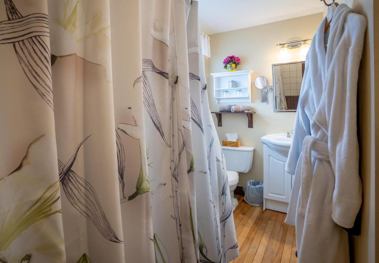 Au Coeur De Magog Bed and Breakfast Εξωτερικό φωτογραφία