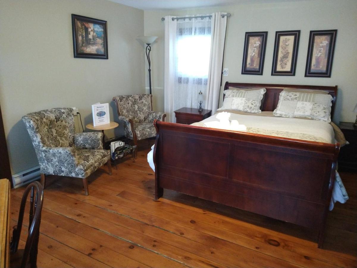 Au Coeur De Magog Bed and Breakfast Εξωτερικό φωτογραφία