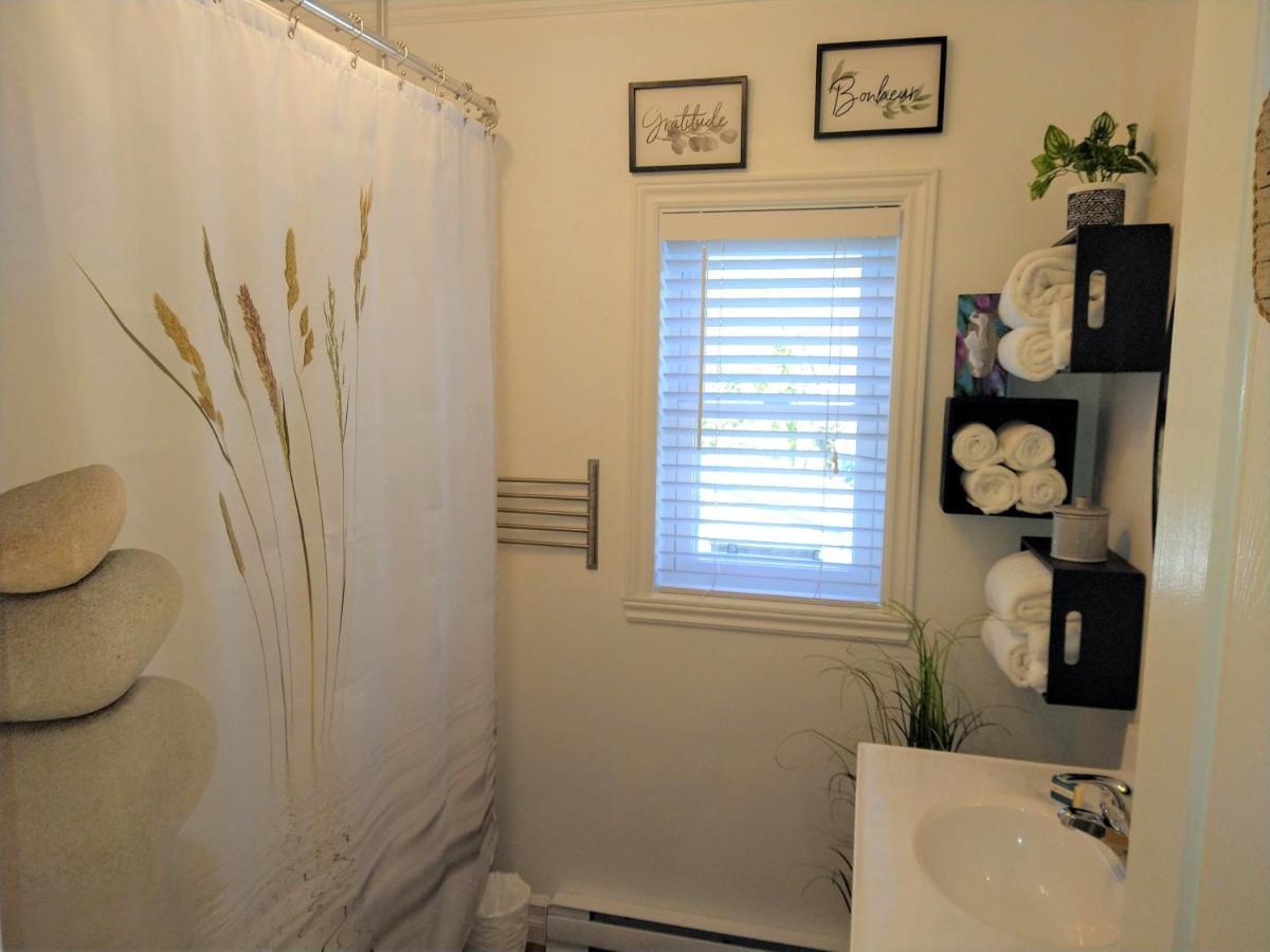 Au Coeur De Magog Bed and Breakfast Εξωτερικό φωτογραφία