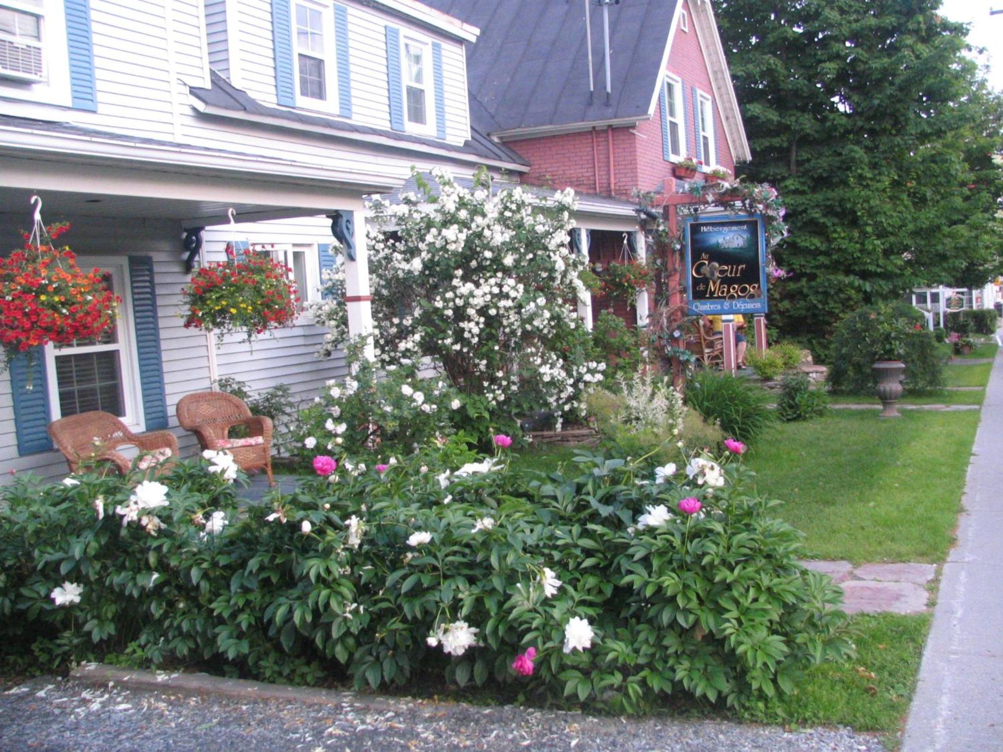 Au Coeur De Magog Bed and Breakfast Εξωτερικό φωτογραφία