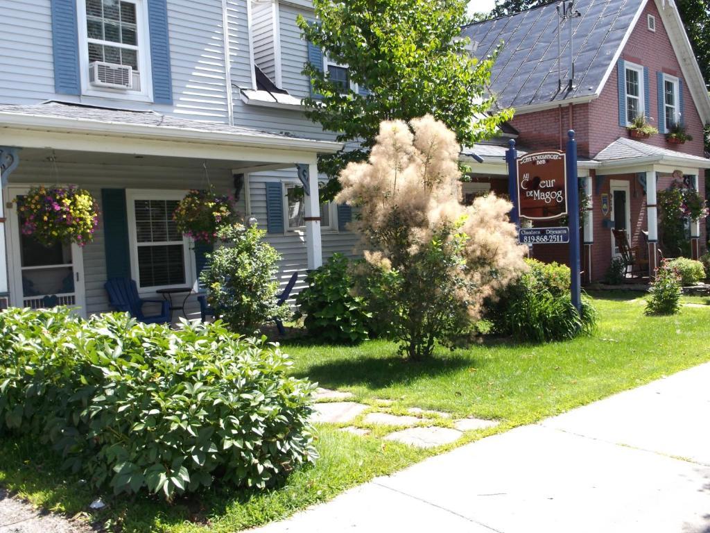 Au Coeur De Magog Bed and Breakfast Εξωτερικό φωτογραφία