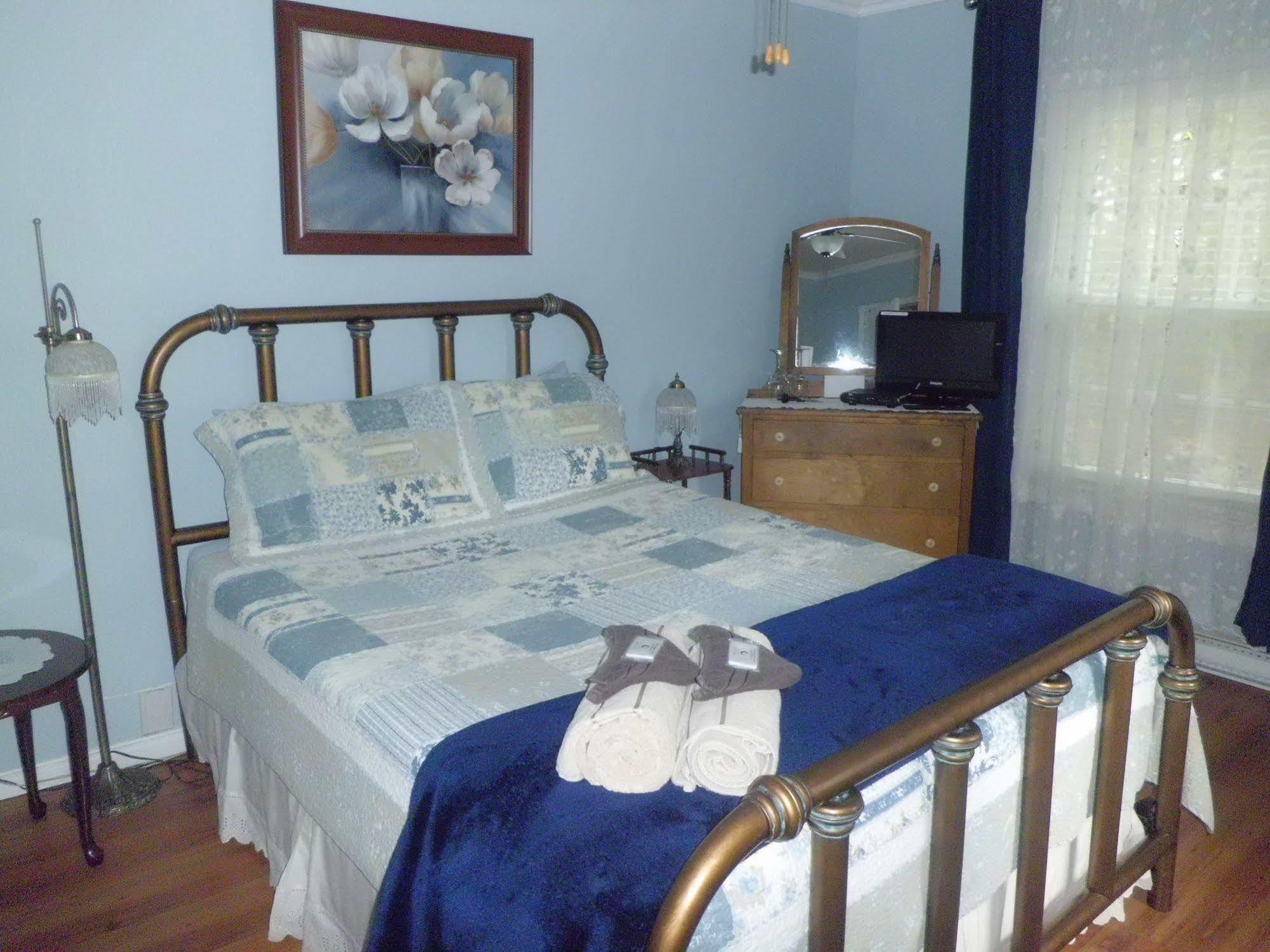 Au Coeur De Magog Bed and Breakfast Εξωτερικό φωτογραφία