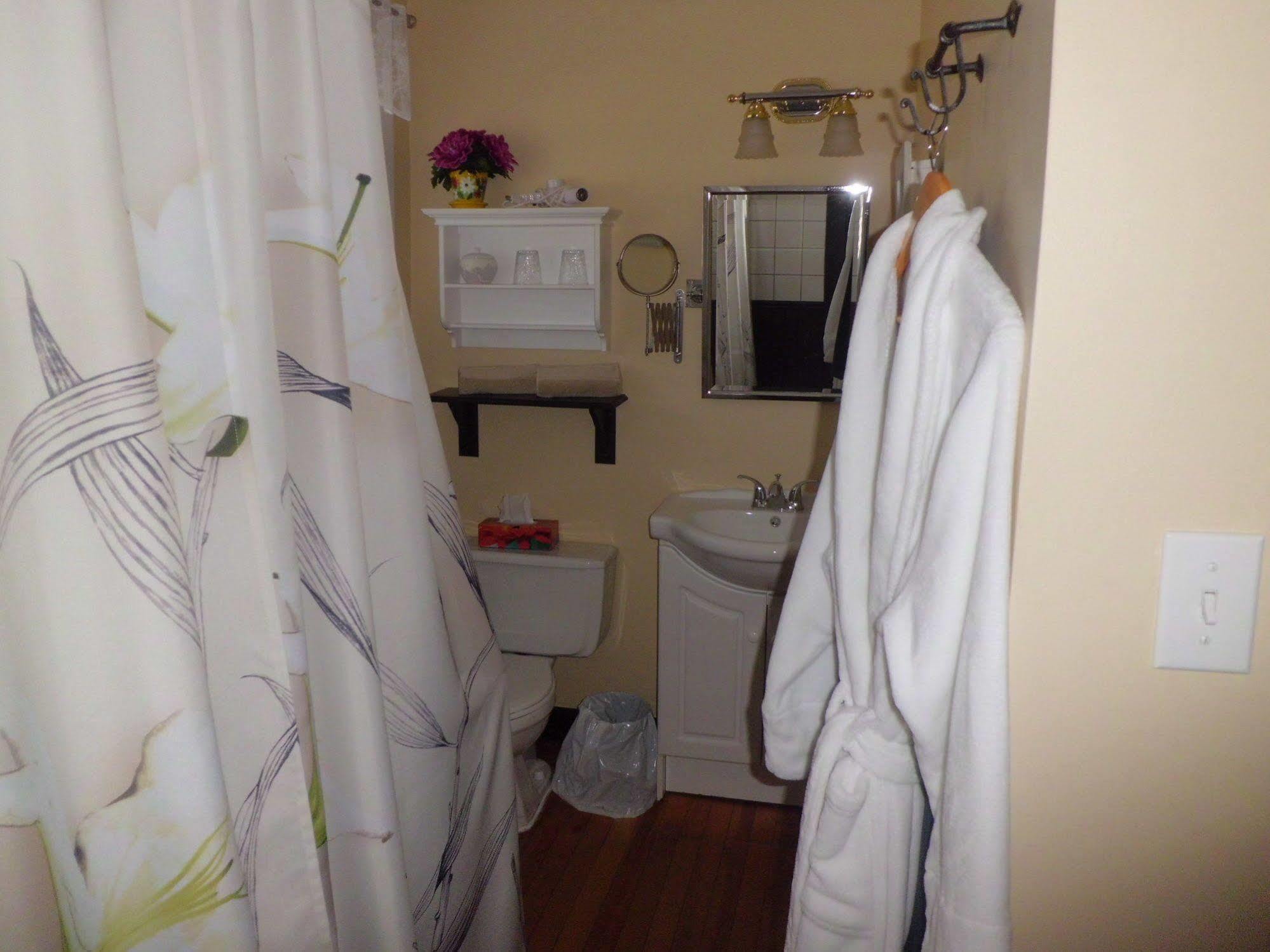 Au Coeur De Magog Bed and Breakfast Εξωτερικό φωτογραφία
