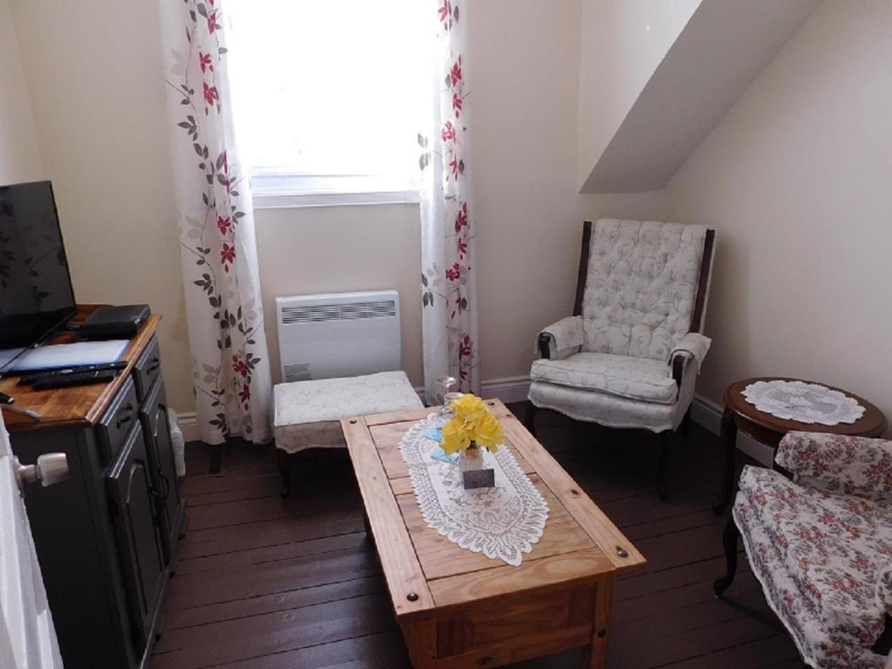 Au Coeur De Magog Bed and Breakfast Εξωτερικό φωτογραφία
